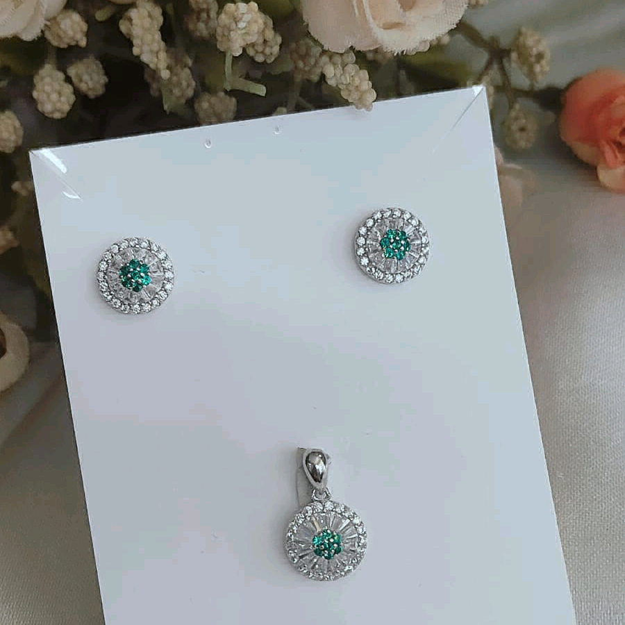 Green Onyx Silver Pendant Set 